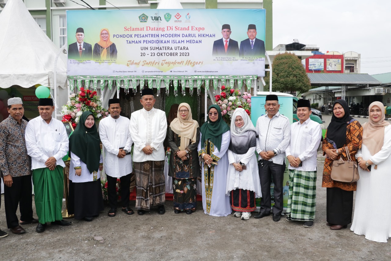 Expo Kemandirian Pesantren Beri Ruang Santri Berkreasi | 16 Stan Pameran Jajakan Puluhan Produk UMKM Pesantren