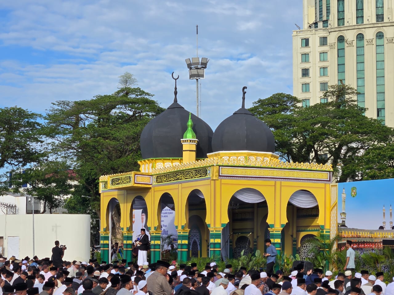 Wakil Rektor IV UIN SU Jadi Khatib Shalat Idul Adha di Lapangan Merdeka: Wujud Sinergi UIN SU dan Pemko Medan