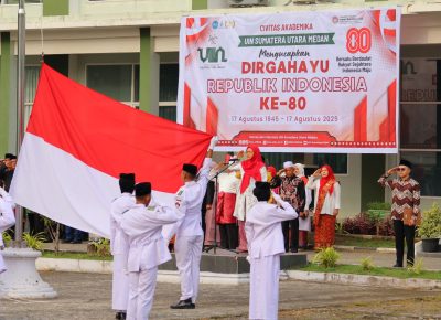 Khidmat Peringatan HUT ke-80 RI di UINSU Medan, Satyalancana Karya Satya Disematkan kepada 68 ASN