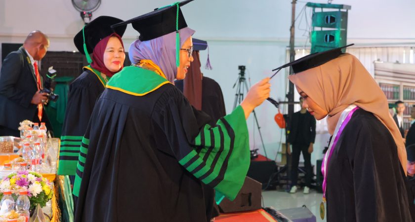 UINSU Wisuda 2.329 Lulusan, Rektor: Jadilah Duta Islam Moderat, Cerdas, dan Solutif