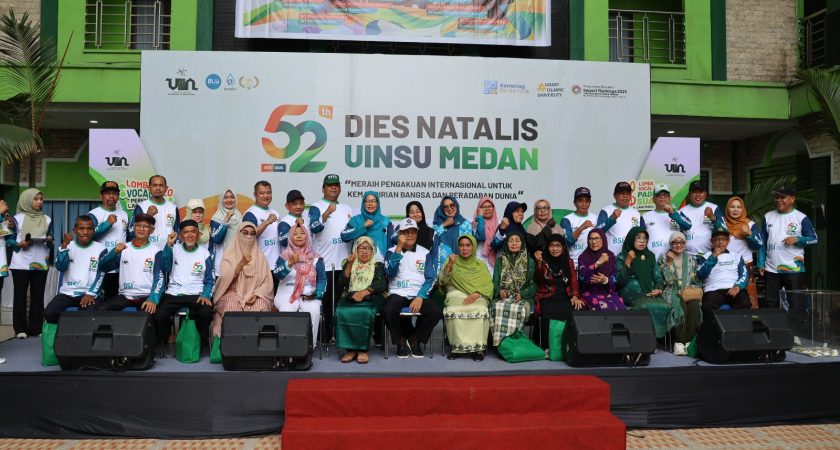Penghargaan untuk Purnabakti dan Aksi Donor Darah Warnai Kemeriahan Dies Natalis ke-52 UINSU Medan