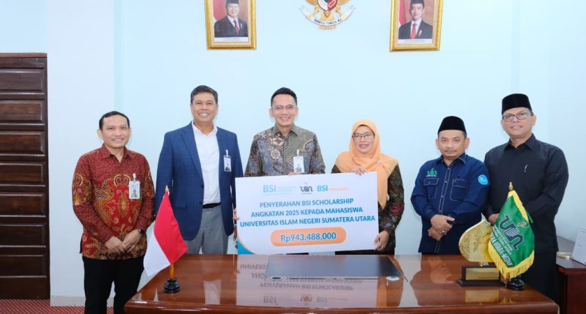 BSI Serahkan Beasiswa Rp 943 Juta kepada 42 Mahasiswa UINSU Medan: Wujud Komitmen Membangun Generasi Unggul