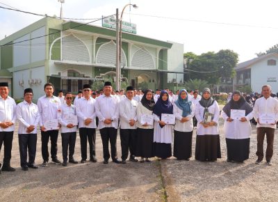 UINSU Peduli: Rektor Melalui BANSOS UINSU Serahkan Bantuan Sosial Rp180 Juta bagi 147 Pegawai Terdampak Banjir