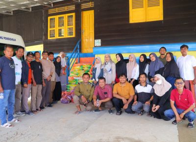 Rektor UINSU dan Tim Salurkan Bantuan ke Mahasiswa di Pangkalan Brandan dan Besitang