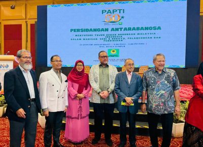 Rektor UINSU Medan Raih Penghargaan di Tengah Peringatan 50 Tahun PAPTI di Kuala Lumpur