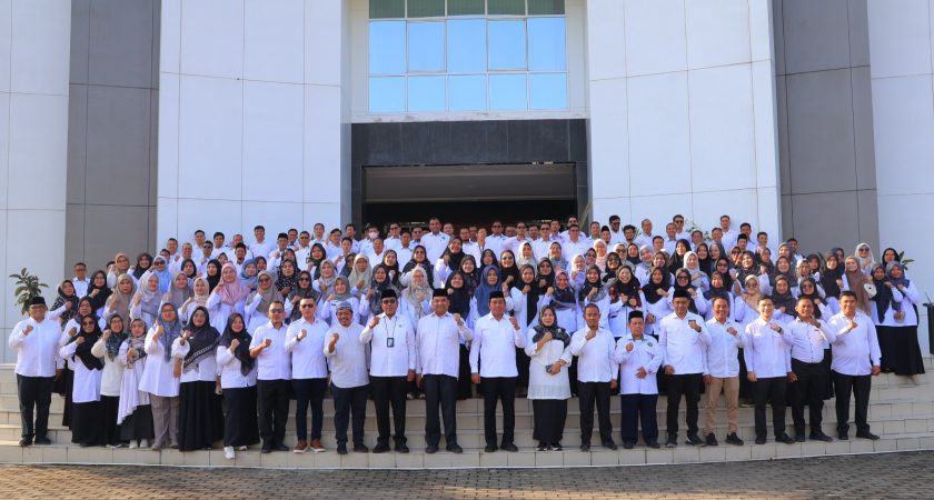 Pelayanan dari Hati dan Kerja Bernilai Ibadah Warnai Apel Pagi UINSU