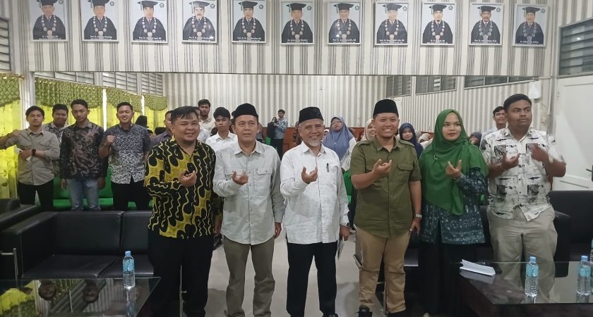 Dekan Fakultas Syariah dan Hukum UINSU Bersama Anggota DPD RI Gelar Kuliah Umum Ketatanegaraan