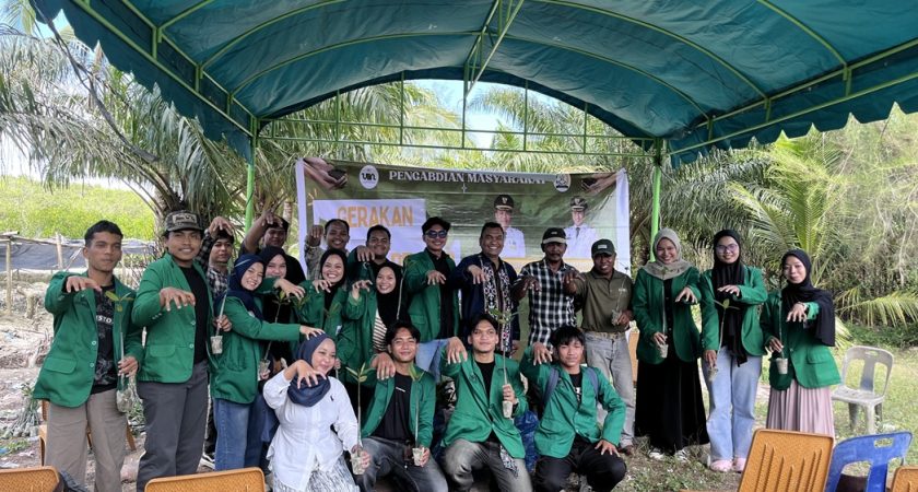 Sukseskan “Gerakan Hijau Pesisir”, Mahasiswa FDK UINSU Tanam 2.000 Bibit Mangrove di Sergai