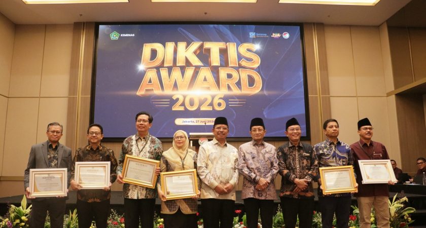 Kemenag Berikan Penghargaan Bergengsi bagi PTKIN Berprestasi Internasional dan Nasional, UINSU Medan Sukses Raih Rekognisi Global THE 2026