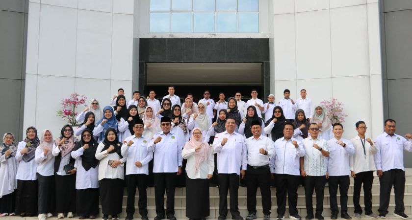 Sinergi Apel Pagi UIN Sumatera Utara: Pimpinan Tekankan Budaya Kerja, Kesehatan Mental PNS, dan Sambut Mahasiswa Internasional